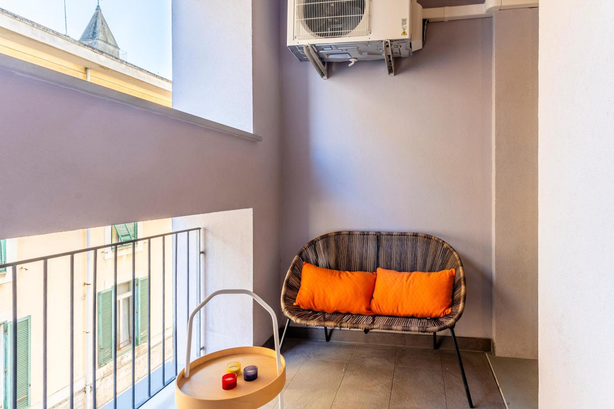 Piazza Cavallotti & Mercato Centrale Apartment! Livorno Buitenkant foto