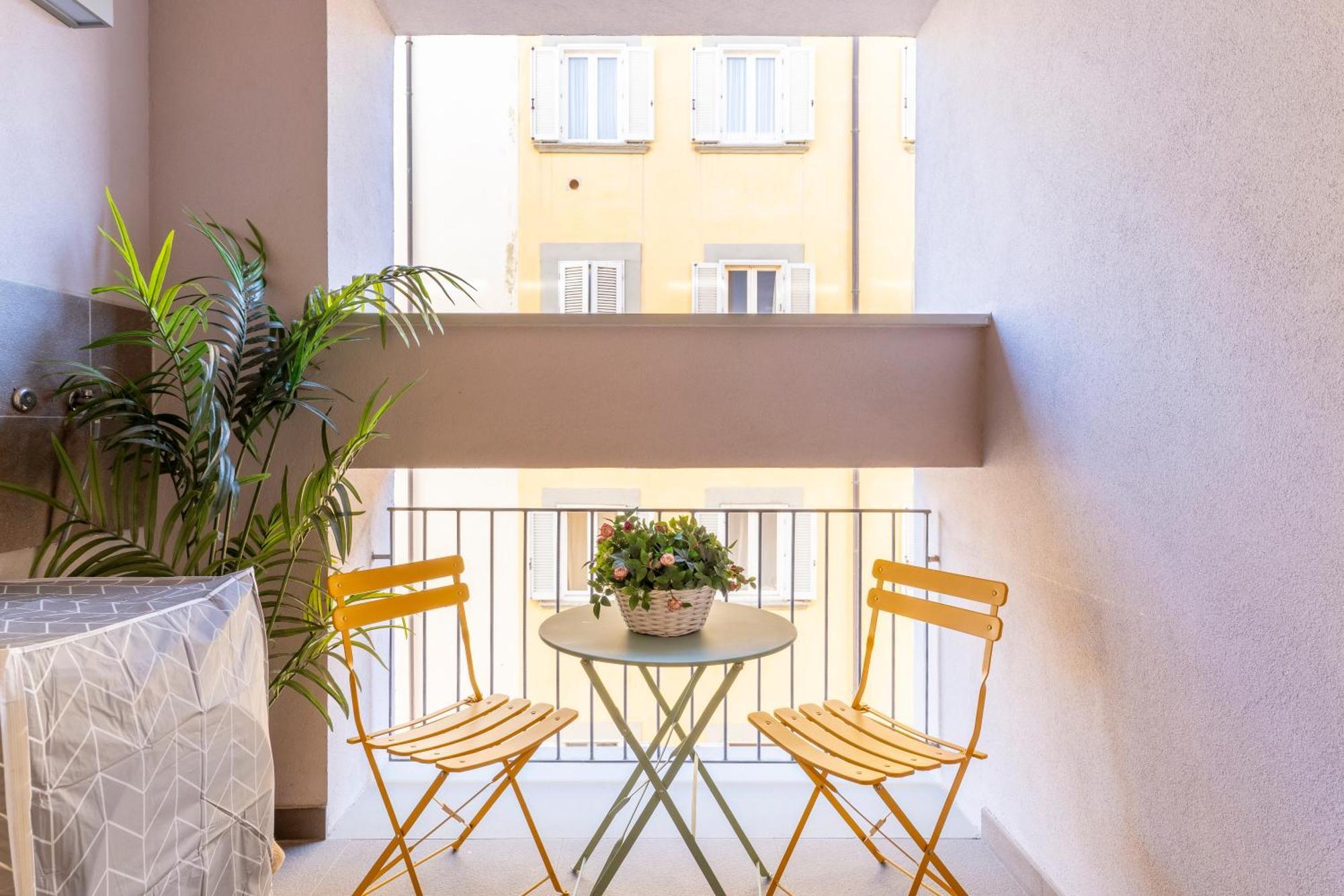 Piazza Cavallotti & Mercato Centrale Apartment! Livorno Buitenkant foto